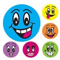 STICKERS MERIT AVERY 69619 SMILEY FACES 43MM DIA PK102